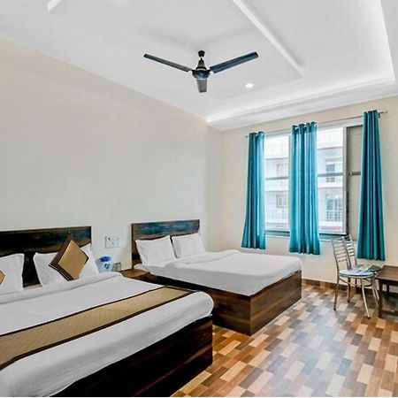 Nv Palace Hotel Vrindāvan Exterior foto