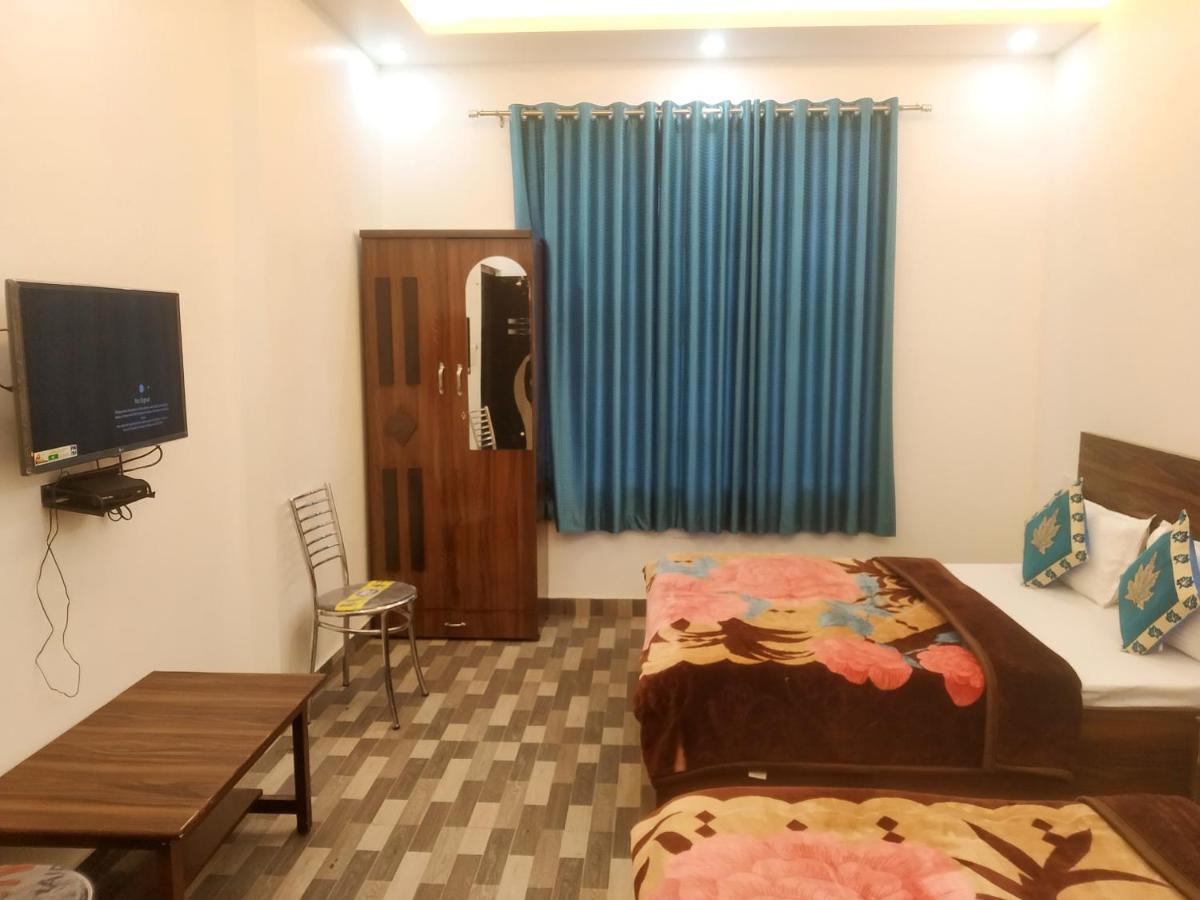 Nv Palace Hotel Vrindāvan Exterior foto